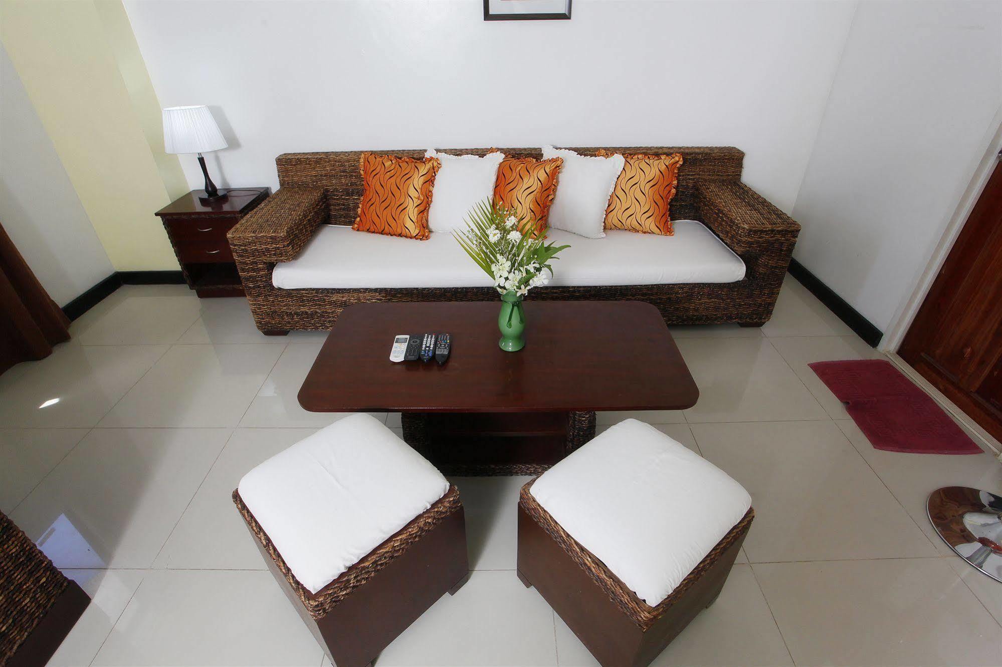 Sdr Serviced Apartments Cebu Esterno foto