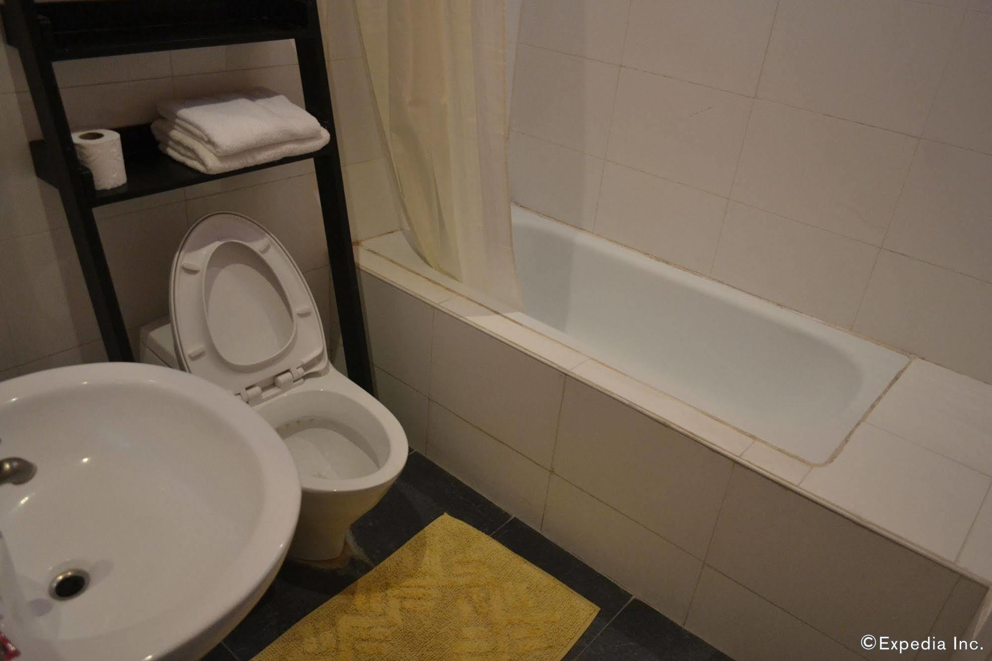 Sdr Serviced Apartments Cebu Esterno foto