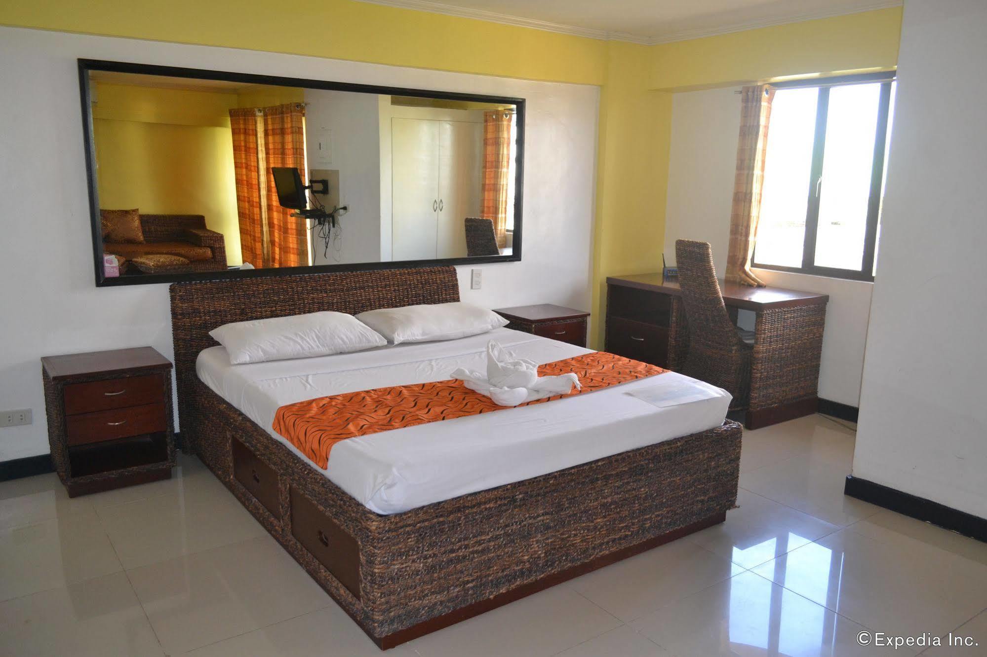 Sdr Serviced Apartments Cebu Esterno foto