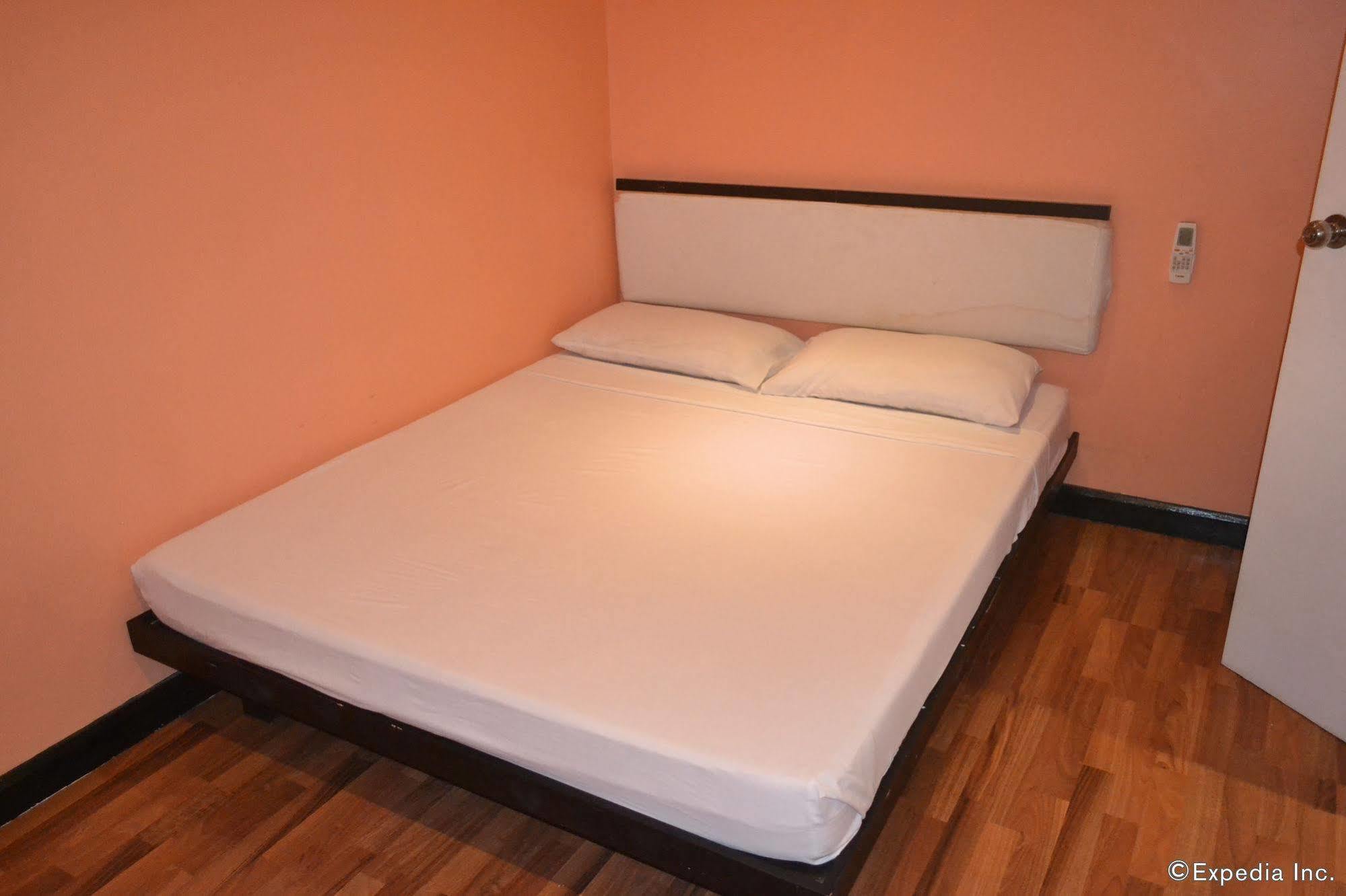 Sdr Serviced Apartments Cebu Esterno foto