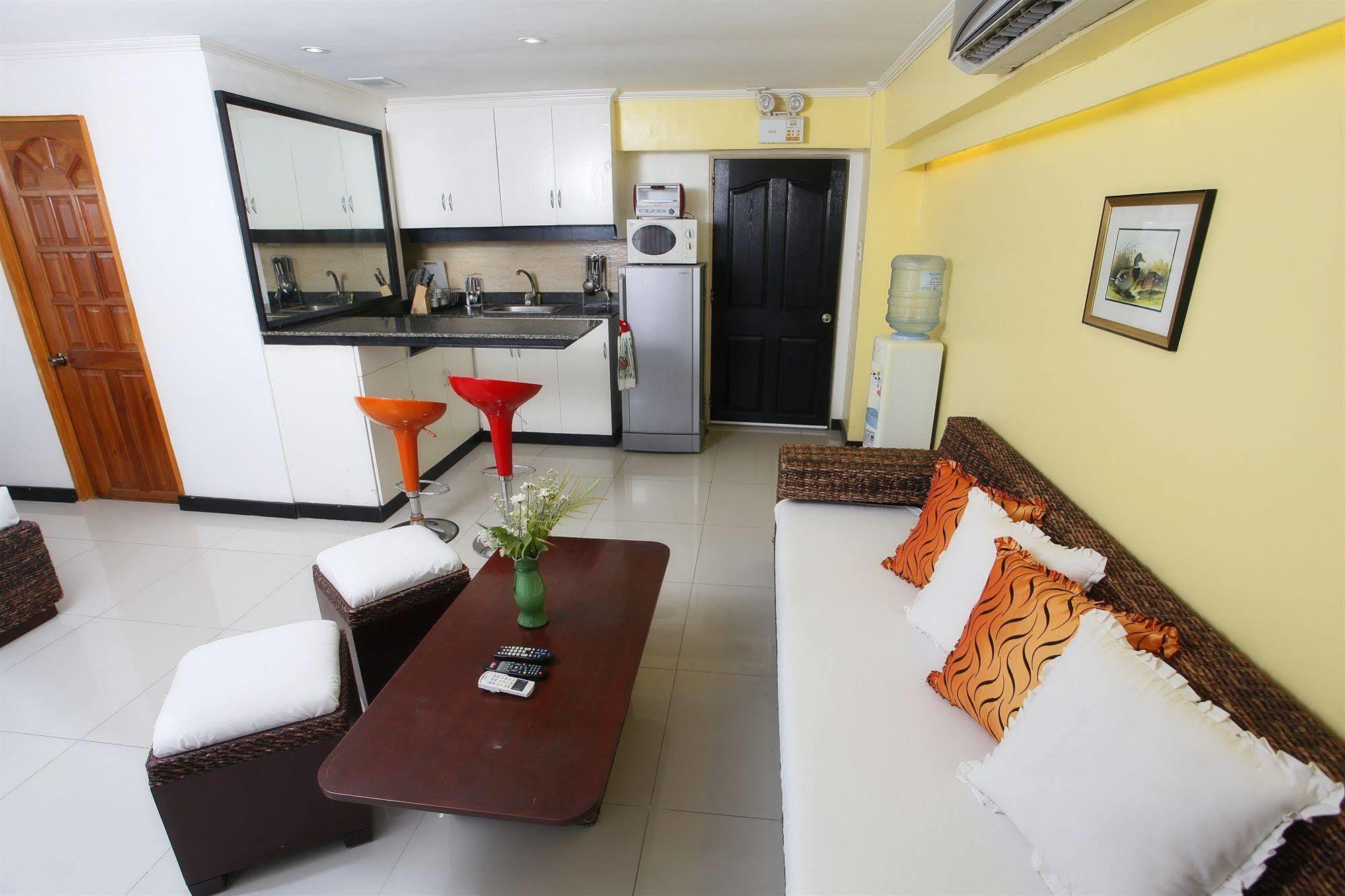 Sdr Serviced Apartments Cebu Esterno foto
